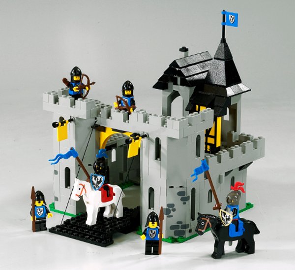 10039 Black Falcon's Fortress