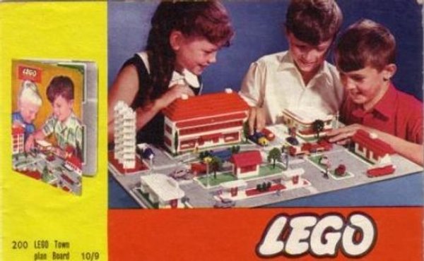 200-5 LEGO Town Plan Board, UK / Australian Cardboard Version