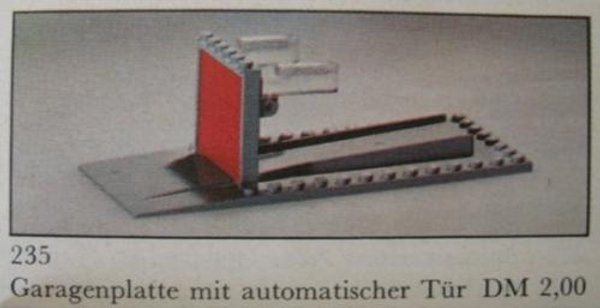 235-2 Garage Plate and Door (Gray Base and Door Frame)