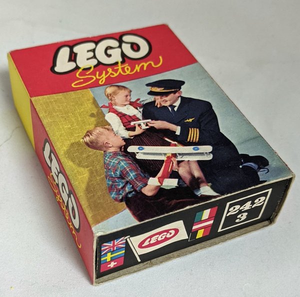 242.3 6 International Flags -3-