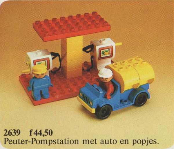 2639 Petrol Station (Gas Station)