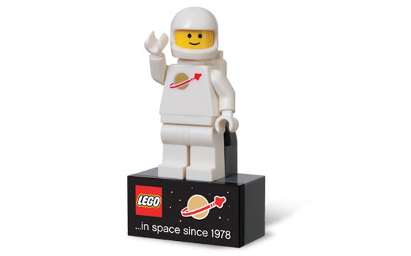 2855028 Exclusive Spaceman Magnet