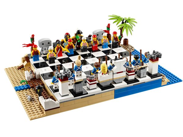 40158 Pirates Chess Set