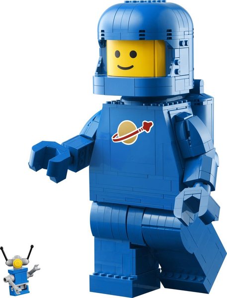 40921 Up-Scaled Blue Astronaut Minifigure