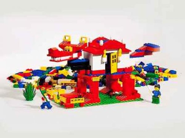 4258 Big Box Play Scape