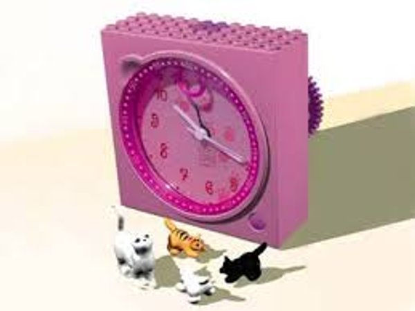 4393 Cat with Kittens Clock