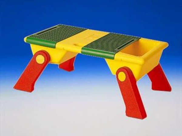637 Plastic Playtable