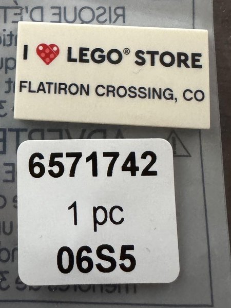 6571742 I [Heart] LEGO Store Flatiron Crossing, CO Tile