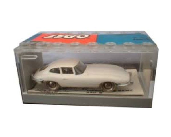 670-3 1:87 Jaguar E-Type with Garage